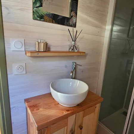 Roulotte Esmeralda Avec Jacuzzi 3* Baron (Gard)